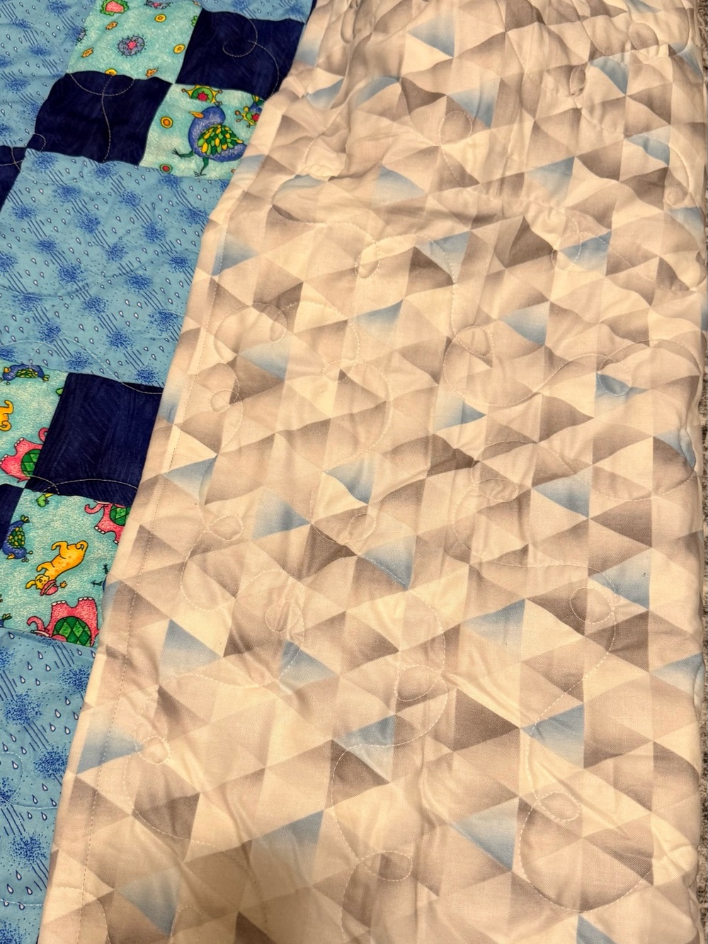 Hand made quilted blanket - Picture 2 of 2